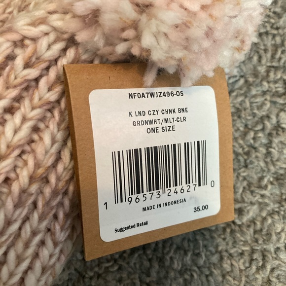 Girls Northface Hat - Picture 2 of 2